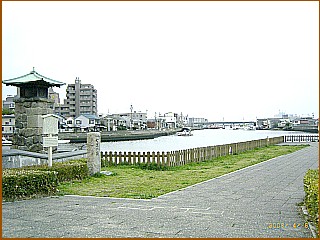 �{�h �D�������